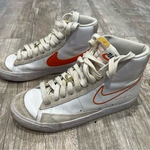 Nike Blazer Mid 77 SE First Use women size 7.5 orange and white